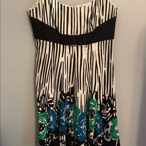 Classic sundress! Great summer pinup look.